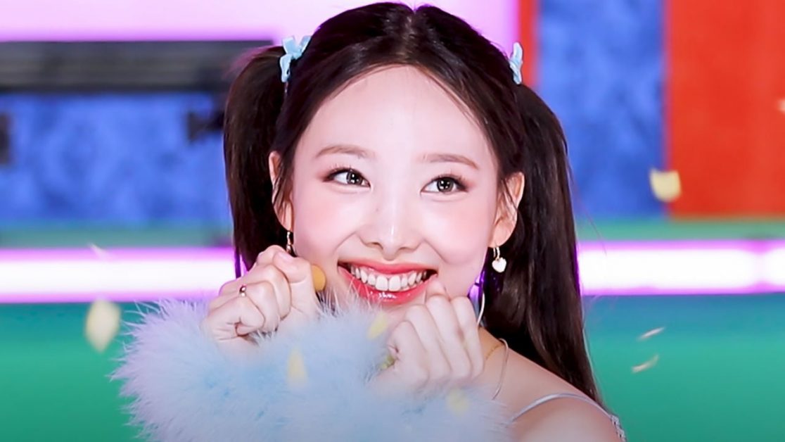 Korean netizens revisit how TWICE’s Nayeon deals with malicious comments